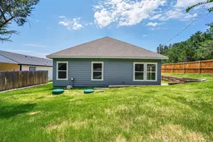 800 Crow Ct, Granbury, TX 76048 - Photo 30