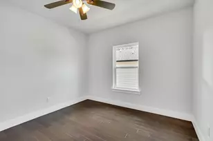 800 Crow Ct, Granbury, TX 76048 - Photo 26