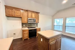 500 Hidden Meadow Ct, DeSoto, TX 75115 - Photo 8