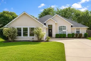 500 Hidden Meadow Ct, DeSoto, TX 75115 - Photo 1