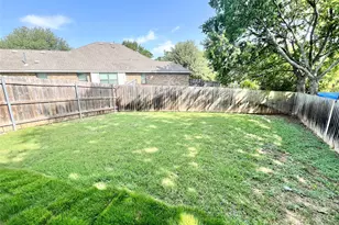500 Hidden Meadow Ct, DeSoto, TX 75115 - Photo 24