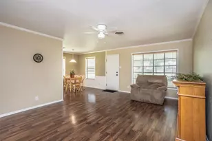 2005 Maplewood Dr, Gainesville, TX 76240 - Photo 16
