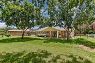 2005 Maplewood Dr, Gainesville, TX 76240 - Photo 36