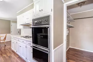 2005 Maplewood Dr, Gainesville, TX 76240 - Photo 10