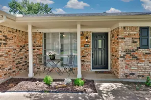2005 Maplewood Dr, Gainesville, TX 76240 - Photo 2