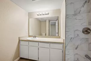 5100 Herrick Ct, Haltom City, TX 76117 - Photo 14