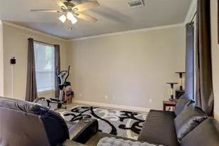 751 N Sherman Ave, Van Alstyne, TX 75495 - Photo 4