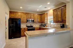 751 N Sherman Ave, Van Alstyne, TX 75495 - Photo 6