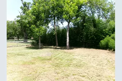 419 W Evans Avenue, Bonham, TX 75418 - Photo 32