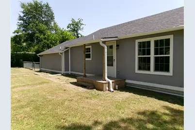 419 W Evans Avenue, Bonham, TX 75418 - Photo 2