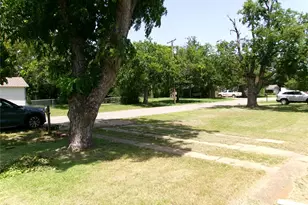 419 W Evans Ave, Bonham, TX 75418 - Photo 38