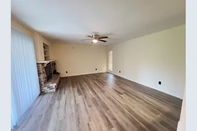 2107 Victoria Road, Carrollton, TX 75007 - Photo 10