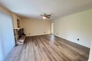 2107 Victoria Rd, Carrollton, TX 75007 - Photo 10