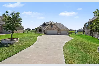 718 Cactus Creek Court, Godley, TX 76044 - Photo 2