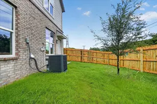 808 Premier, Grand Prairie, TX 75051 - Photo 34
