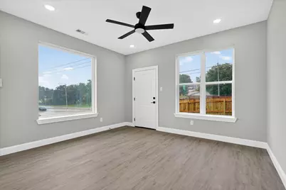 808 Premier, Grand Prairie, TX 75051 - Photo 8