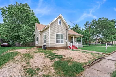 1301 Locust Street, Commerce, TX 75428 - Photo 2