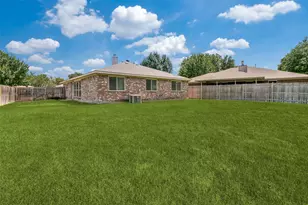 10820 Pebblecreek Ct, Benbrook, TX 76126 - Photo 12