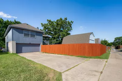 726 Spring Mills Road, Mesquite, TX 75181 - Photo 2