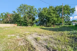 211 W Elm St, Whitewright, TX 75491 - Photo 26