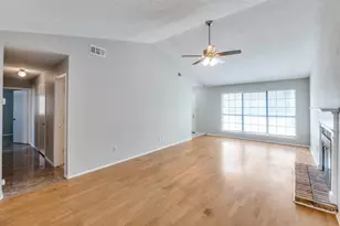 2630 Remmington Dr, Grand Prairie, TX 75052 - Photo 4