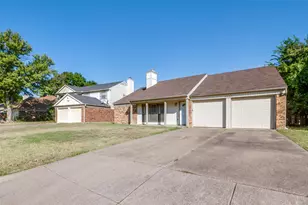 2630 Remmington Dr, Grand Prairie, TX 75052 - Photo 2