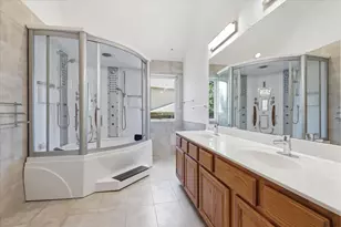 9325 Vista Cir, Irving, TX 75063 - Photo 14