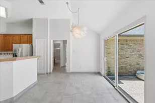 9325 Vista Cir, Irving, TX 75063 - Photo 10