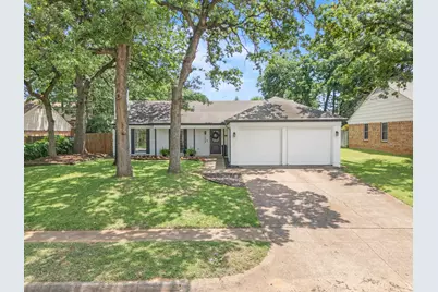 408 Thorn Wood Drive, Euless, TX 76039 - Photo 2