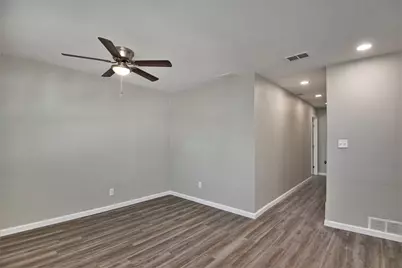 408 Dawson Circle #B, Grand Prairie, TX 75051 - Photo 8
