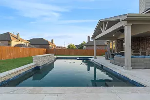 817 Winehart St, Lewisville, TX 75056 - Photo 6