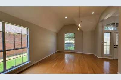 9726 Windy Hollow Drive, Irving, TX 75063 - Photo 26