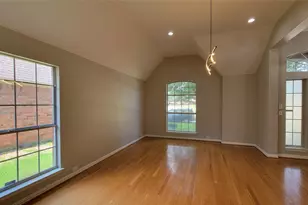 9726 Windy Hollow Dr, Irving, TX 75063 - Photo 26