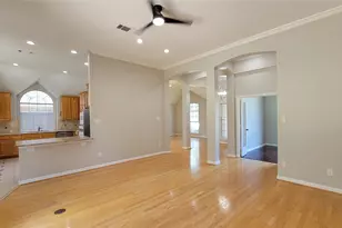 9726 Windy Hollow Dr, Irving, TX 75063 - Photo 24