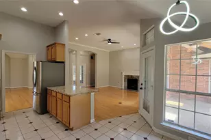 9726 Windy Hollow Dr, Irving, TX 75063 - Photo 8