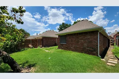 9726 Windy Hollow Drive, Irving, TX 75063 - Photo 30