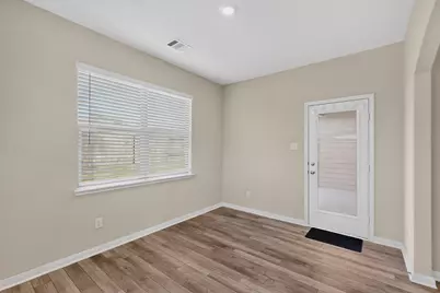 504 Cross Ridge Circle N, Fort Worth, TX 76120 - Photo 12