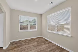 504 Cross Ridge Cir N, Fort Worth, TX 76120 - Photo 10