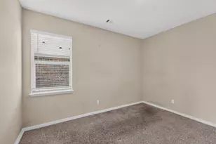 504 Cross Ridge Cir N, Fort Worth, TX 76120 - Photo 22