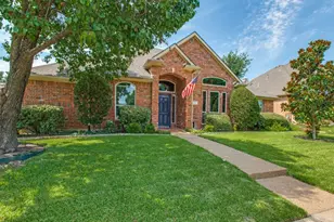 9502 Valley Lake Ln, Irving, TX 75063 - Photo 2