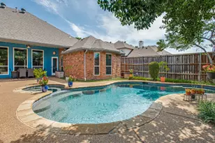 9502 Valley Lake Ln, Irving, TX 75063 - Photo 22