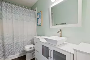 9502 Valley Lake Ln, Irving, TX 75063 - Photo 24