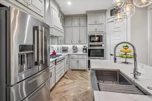 2121 Clearspring Dr S, Irving, TX 75063 - Photo 12
