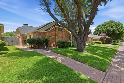747 Monique, Cedar Hill, TX 75104 - Photo 2