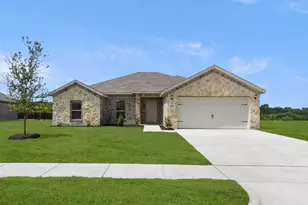2613 River Bank Dr, Burleson, TX 76028 - Photo 2
