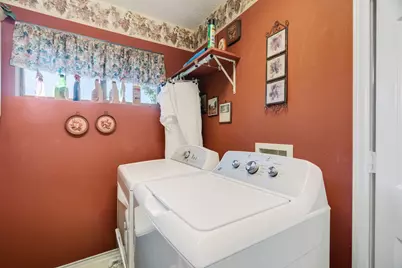 570 N Center, Blossom, TX 75416 - Photo 16