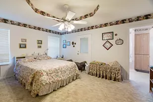 570 N Center, Blossom, TX 75416 - Photo 10