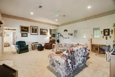 570 N Center, Blossom, TX 75416 - Photo 4