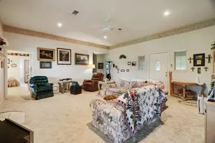570 N Center, Blossom, TX 75416 - Photo 4