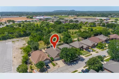 1321 Lauren Lane, Granbury, TX 76048 - Photo 8